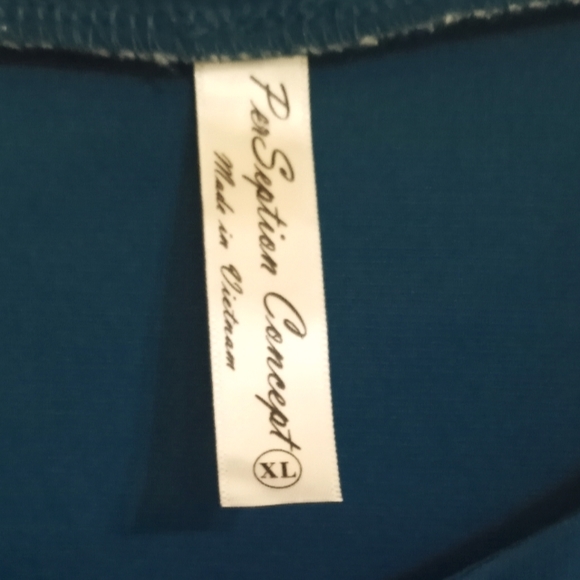 Women's Xl. Perception Concepts Made in Vietnam Roll Up Sleeves and Zipper Top - Picture 4 of 5